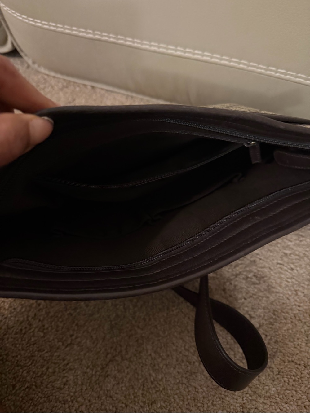 Gucci Beige & Brown GG Supreme Messenger Bag - Picture 3 of 4